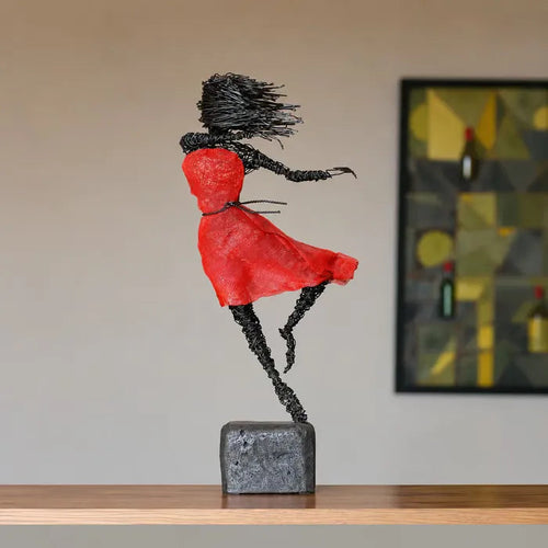 PoiseMuse – Handmade Wire Figurine