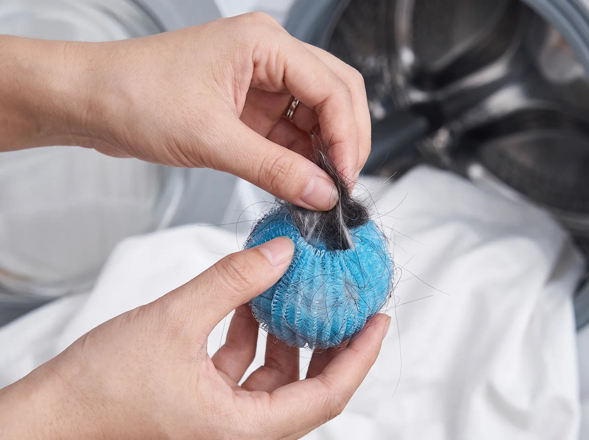 FurEase – Reusable Pet Hair Remover Laundry Balls