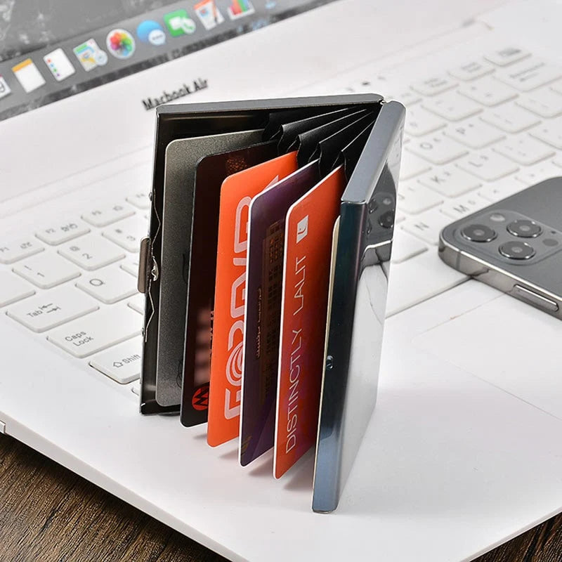 VaultCard – Compact RFID Blocking Card Holder