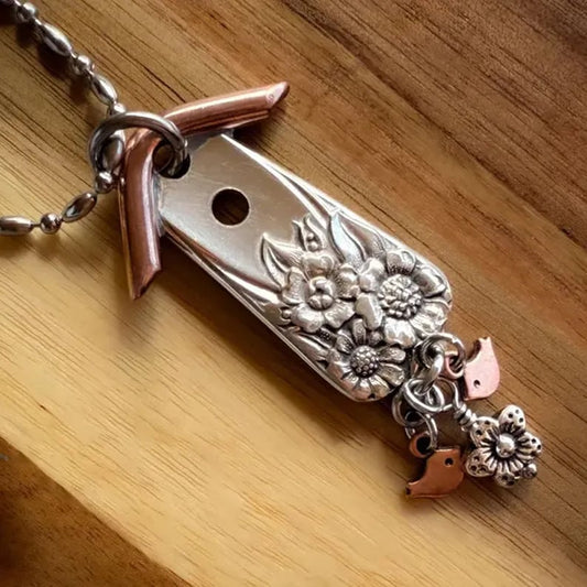 🔥⏰✨The 1951 "Magnolia" Birdhouse Necklace