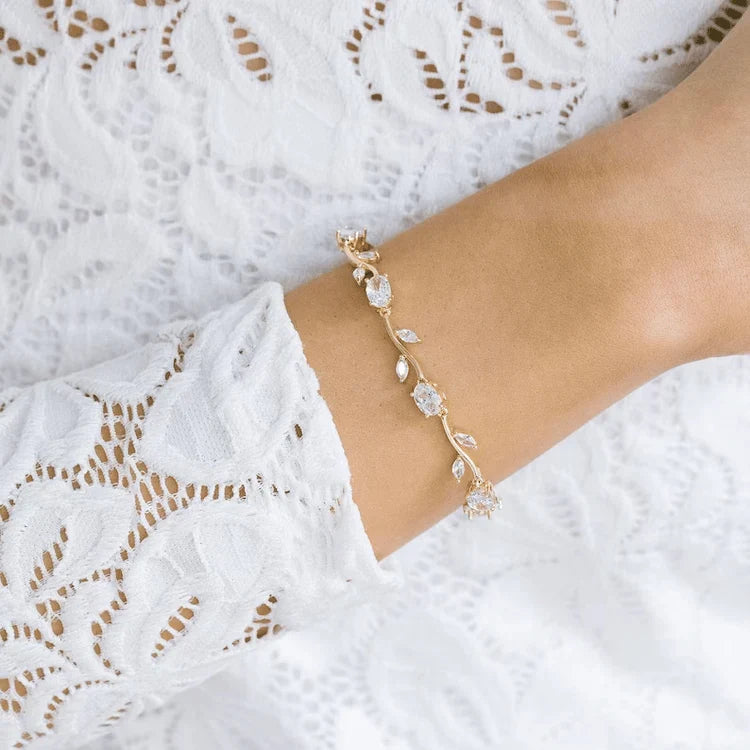 BloomVine – Delicate Rose Bracelet