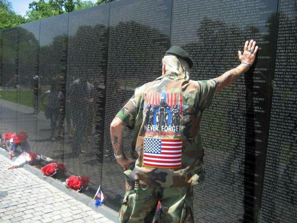 🏆Last Day Promo: 49% OFF 🎖️-Vietnam Veteran Survival Tribute Paracord Bracelet