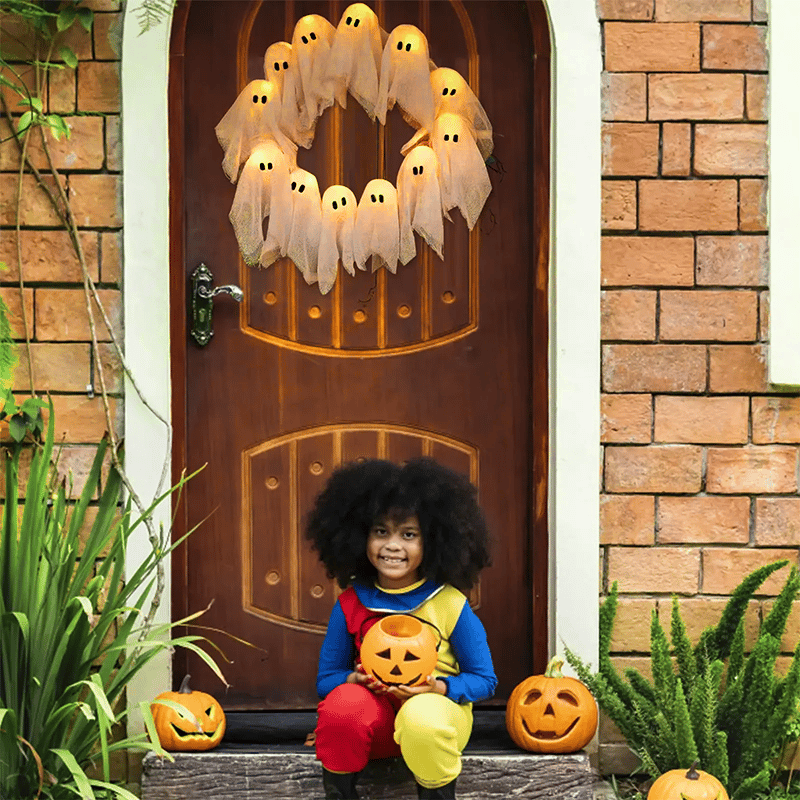 BooLume – Eerie Illuminated Halloween Wreath