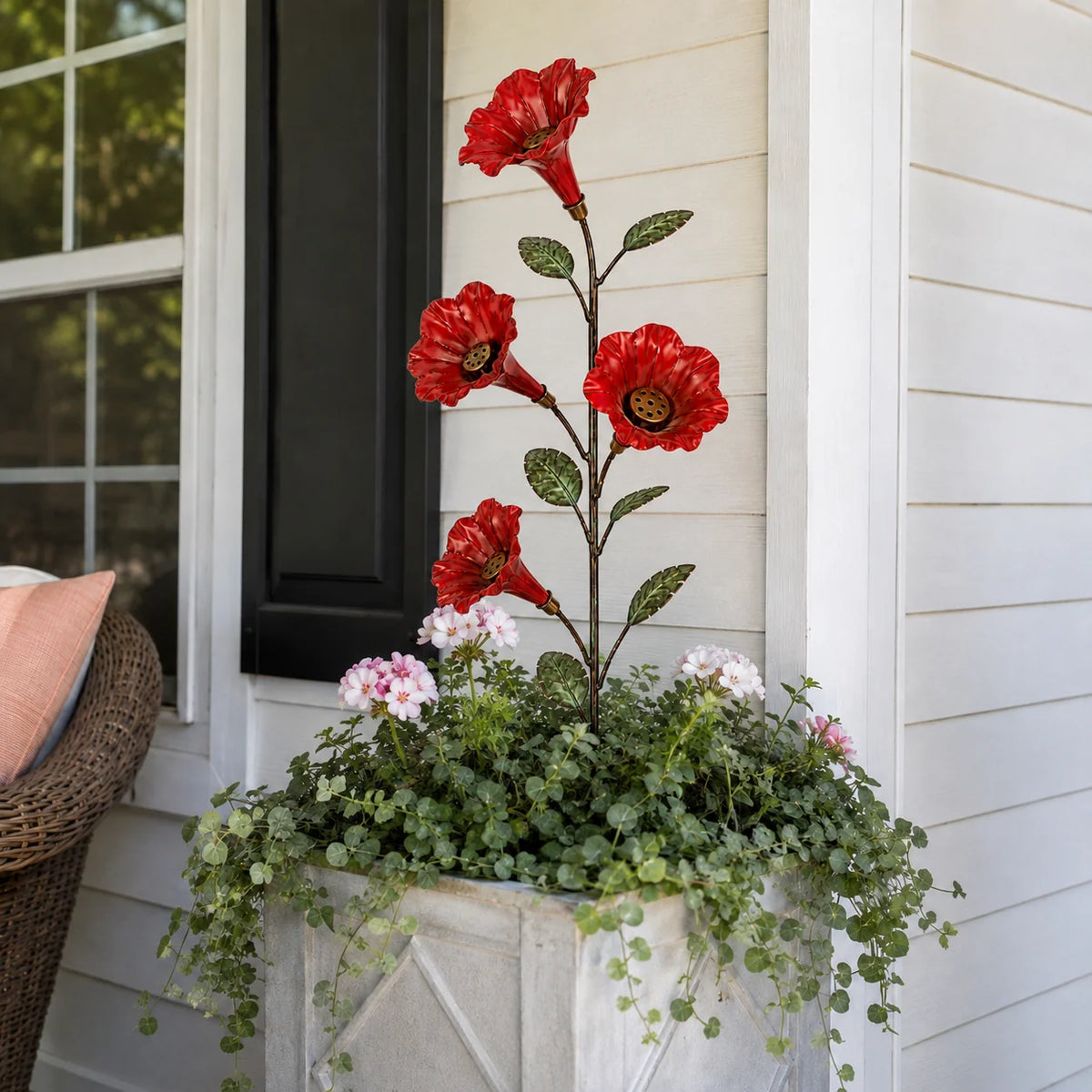 BloomCrest – Vintage Red Flower Hummingbird Feeder