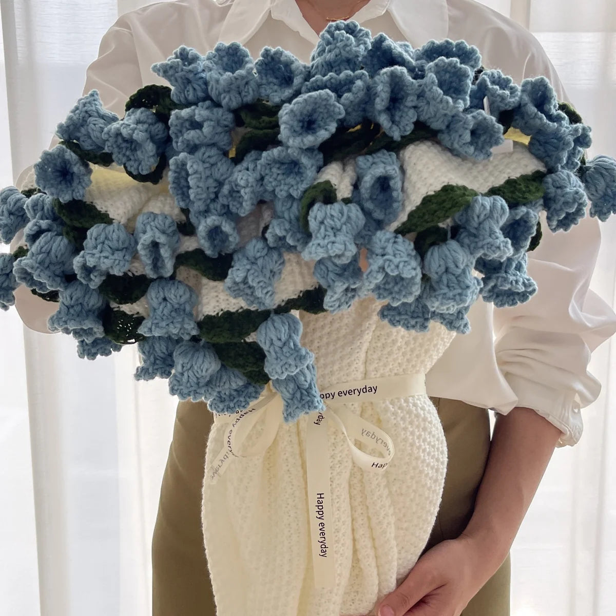 PetalWrap – Cozy Floral Blanket Bouquet