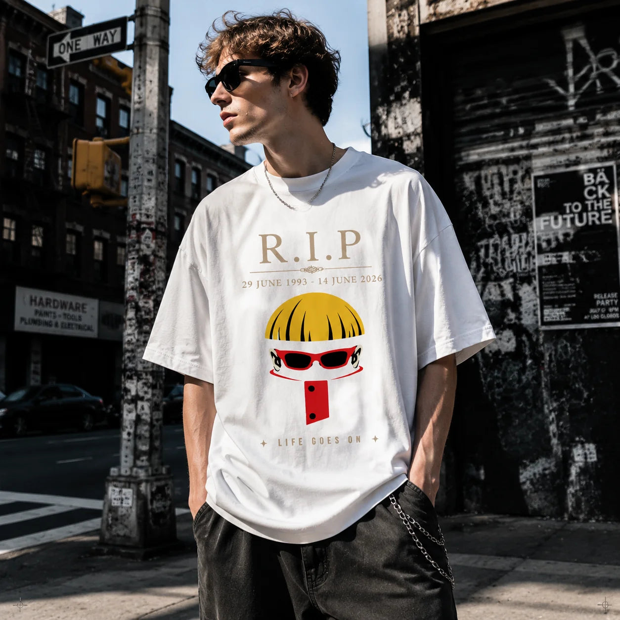 StreetVibe – Life Goes On Graphic Tee