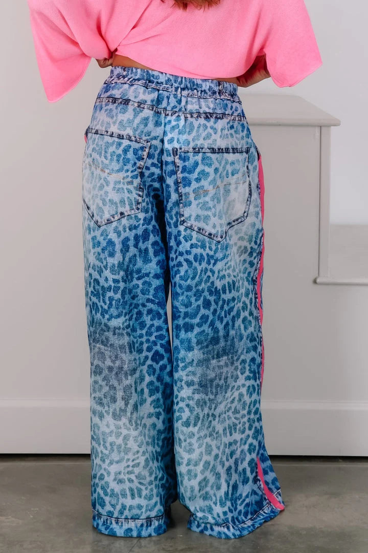 DenimLuxe – Gradient Leopard Wide Leg Jeans