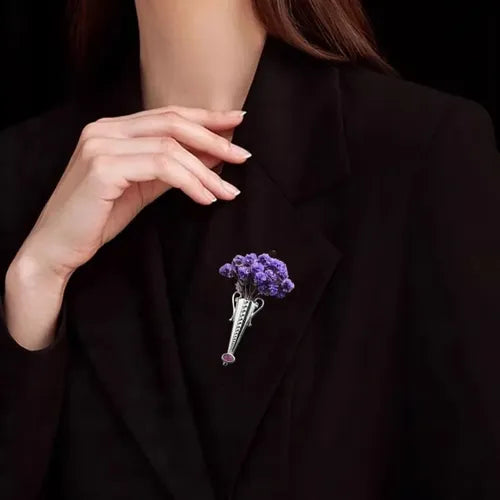 BloomBrooch – Artistic Wearable Flower Holder Brooch
