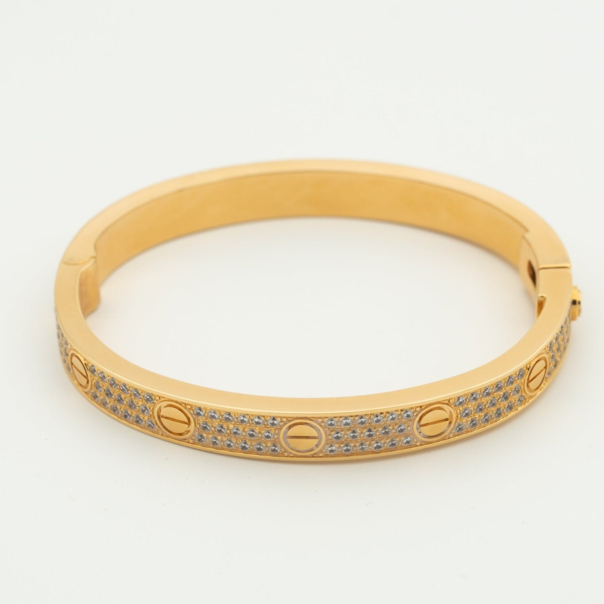 EternalGlow – Premium Diamond Love Bracelet