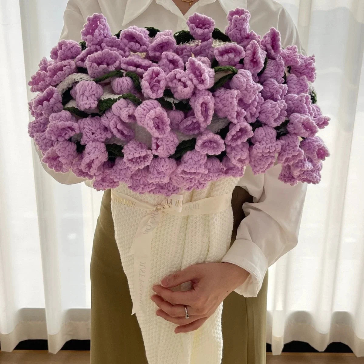 PetalWrap – Cozy Floral Blanket Bouquet