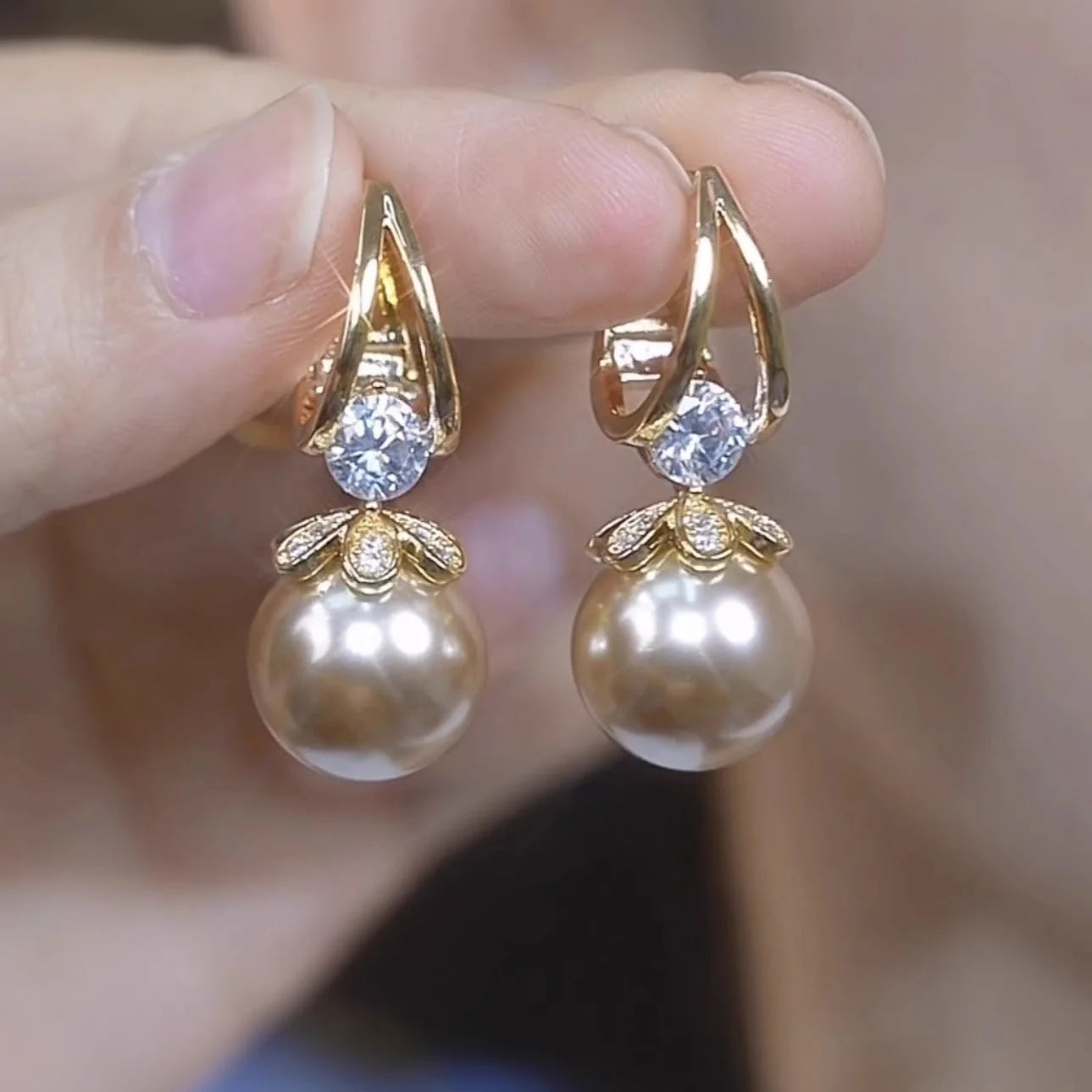 LumiPearl – Sparkling Pearl Huggie Earrings