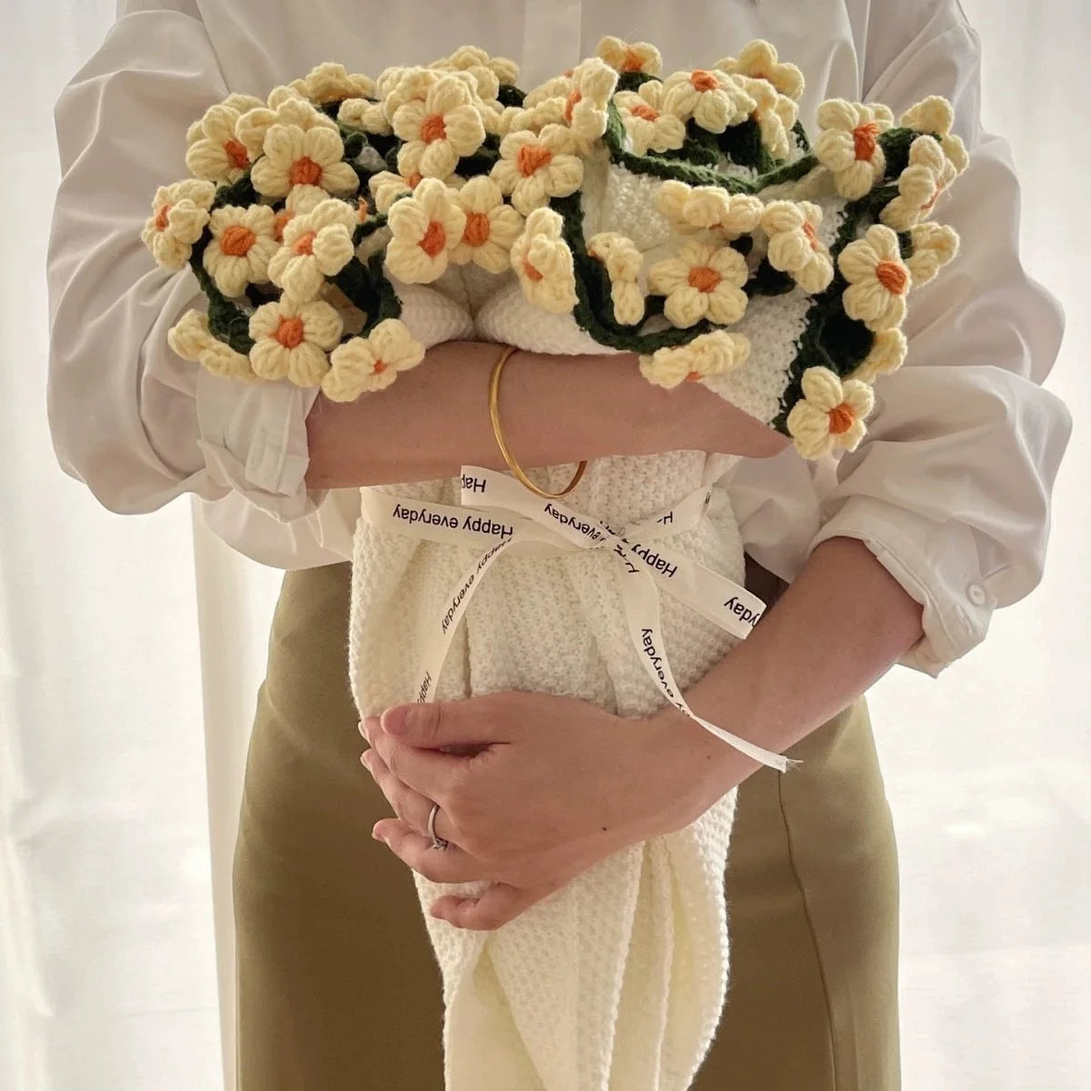 PetalWrap – Cozy Floral Blanket Bouquet