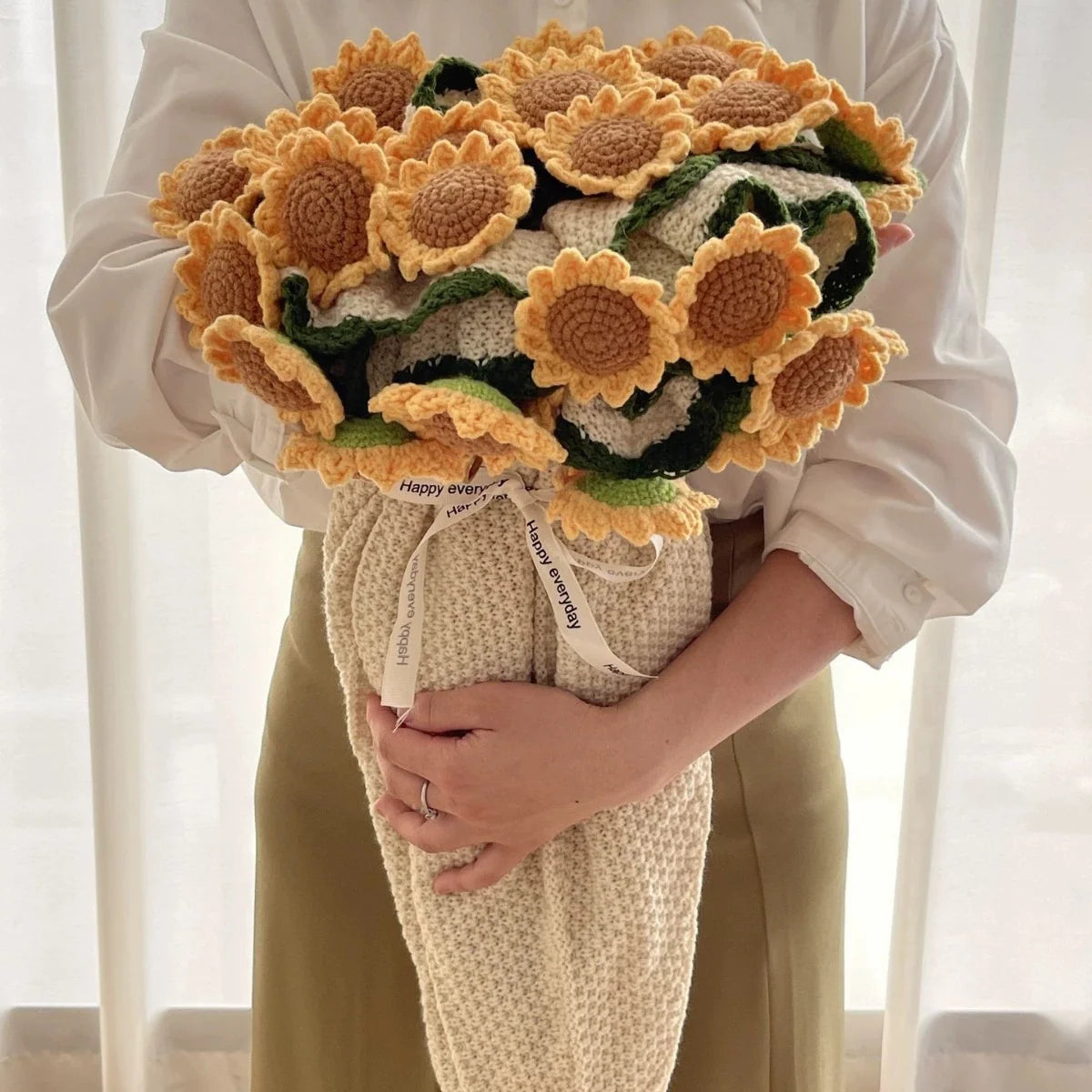 PetalWrap – Cozy Floral Blanket Bouquet