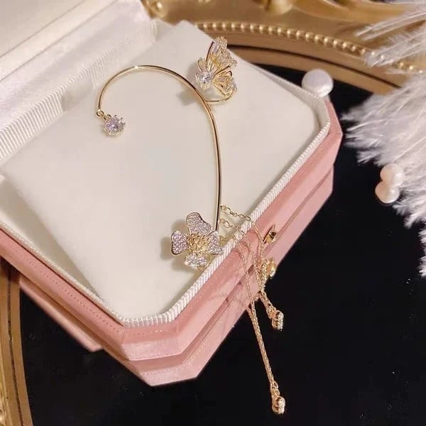 ✨🦋Cubic zirconia earrings with butterfly fringes