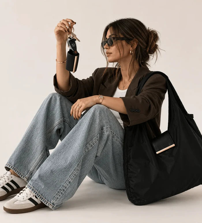 LuxeFold – Stylish 2-in-1 Convertible Carry Bag