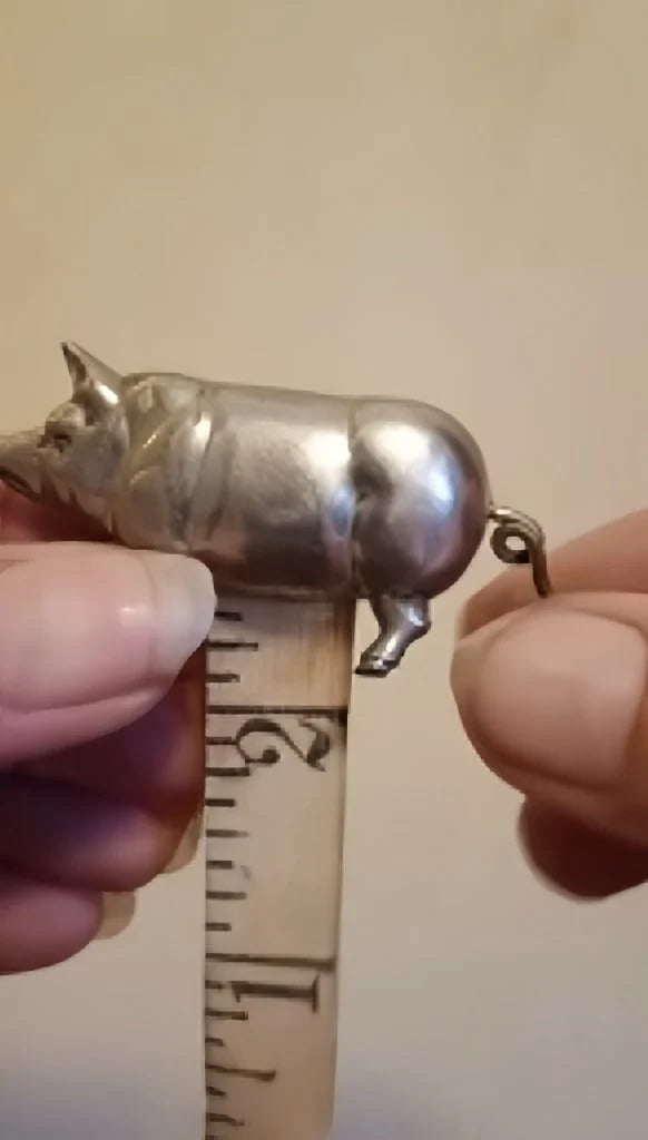 PiggyMeasure – Antique Mini Tape Measure