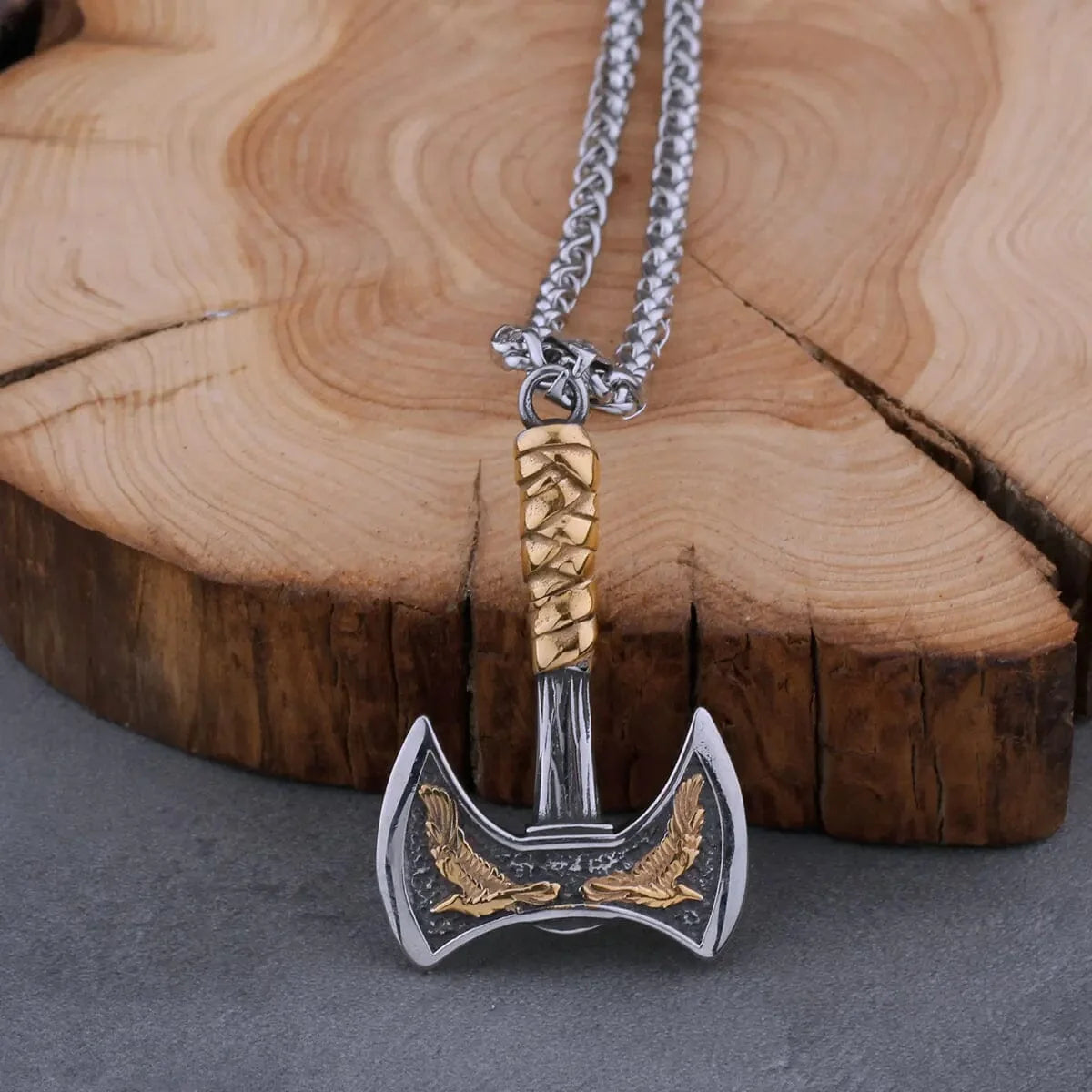 AxeValor – Elegant Norse Axe Necklace