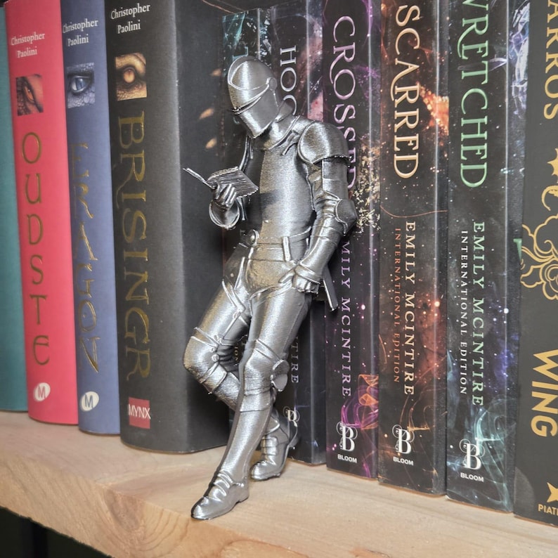 CastleGuard – Medieval Knight Fantasy Book Nook