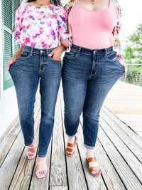 ChicContour – Figure-Flattering Dark-Wash Jeans