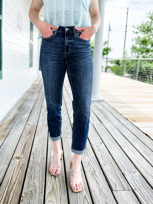ChicContour – Figure-Flattering Dark-Wash Jeans