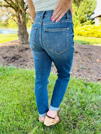 ChicContour – Figure-Flattering Dark-Wash Jeans
