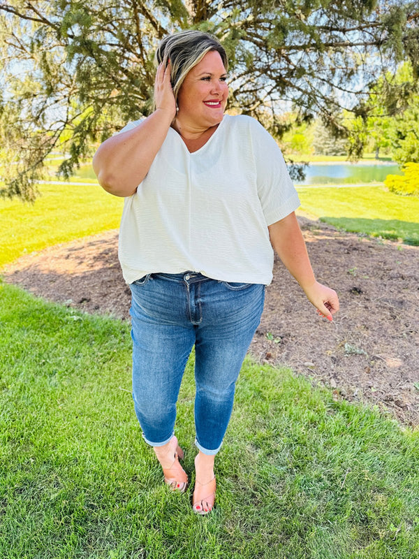 ChicContour – Figure-Flattering Dark-Wash Jeans