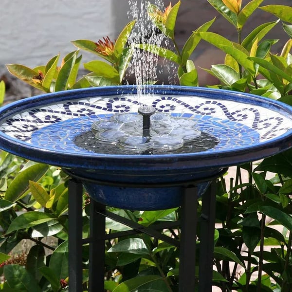 SolaraFlow – Solar Bird Bath Fountain Pump