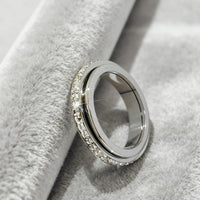 GlimmerTwist – Rotating Crystal Fashion Ring