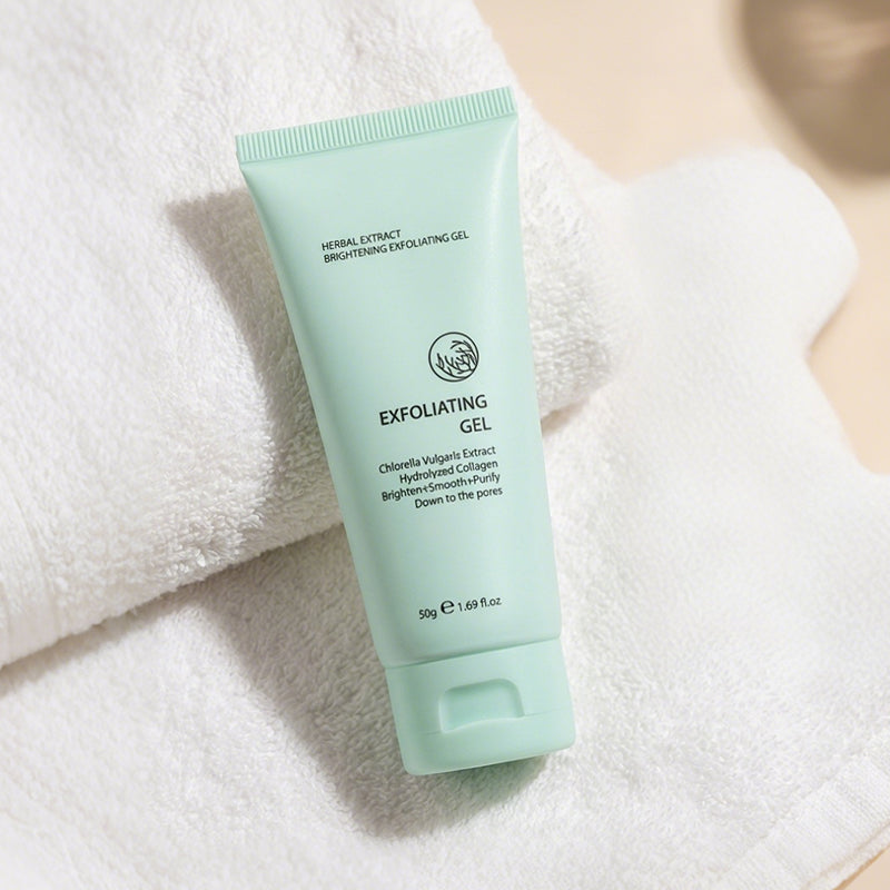 PureRadiance – Herbal Brightening Exfoliating Gel