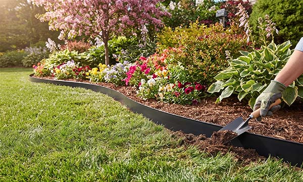 EdgeEase – Flexible Landscape Garden Border